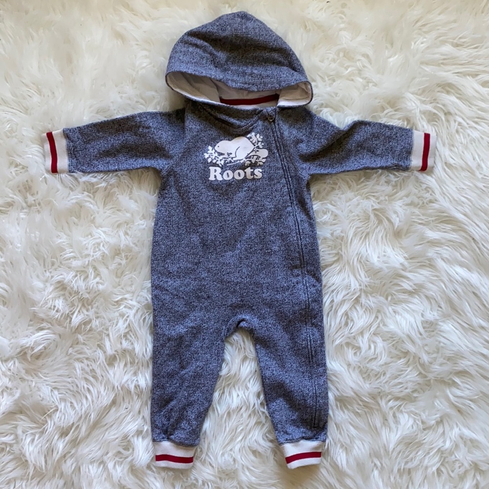 Roots cabin onesie